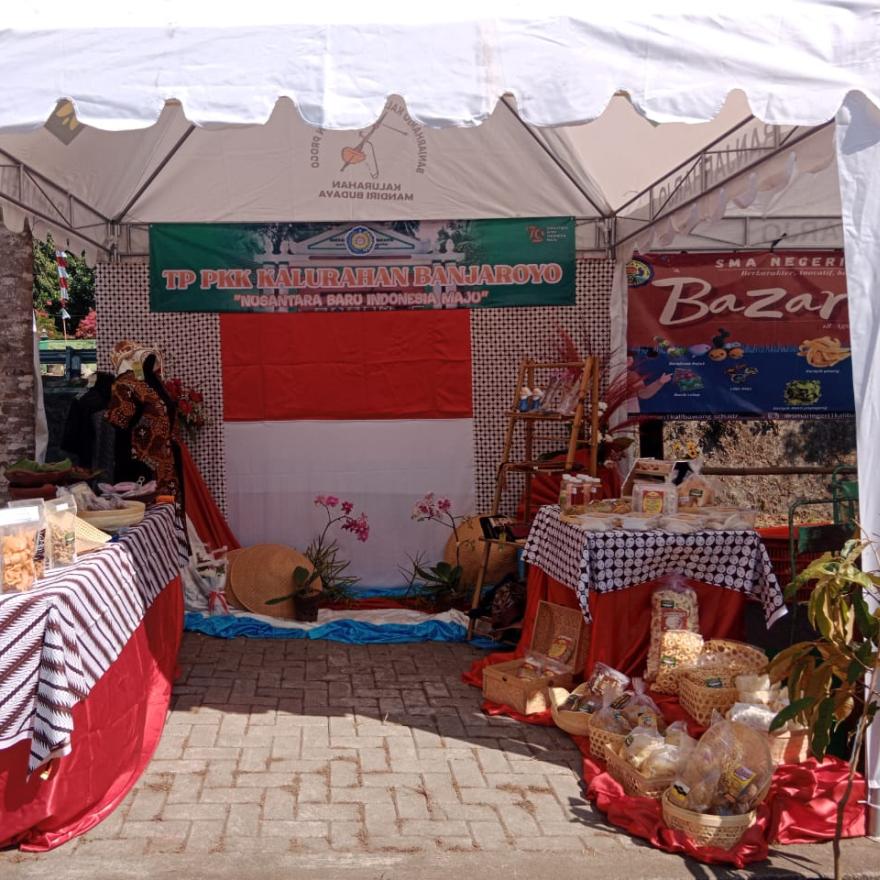 Stand Bazar TP PKK Kalurahan Banjaroyo Meriahkan HUT Ke-79 RI